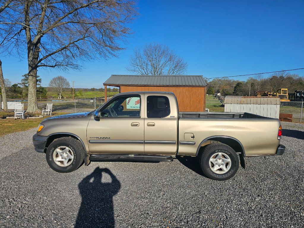2002 Toyota Tundra SR5 V8 photo