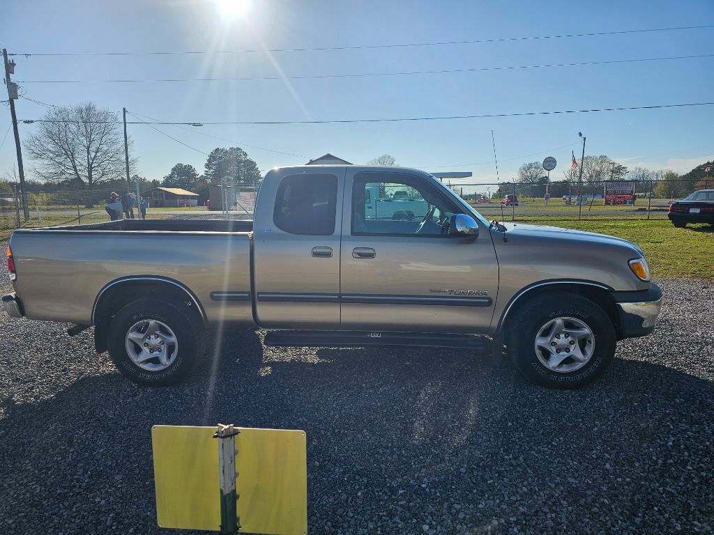 2002 Toyota Tundra SR5 V8 photo
