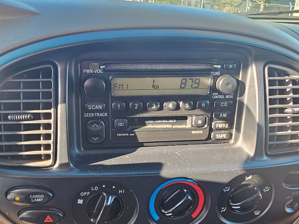 2002 Toyota Tundra SR5 V8 photo
