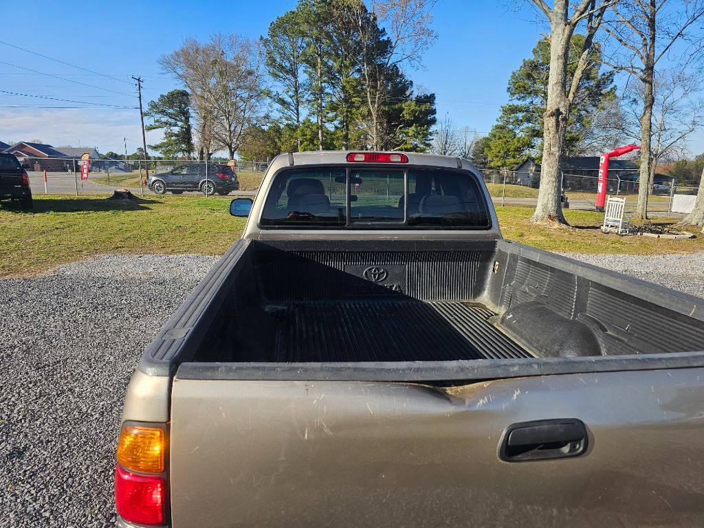 2002 Toyota Tundra SR5 V8 photo