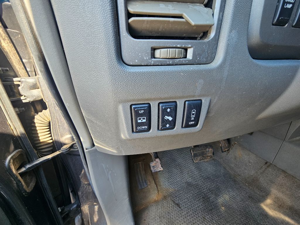 2005 Nissan Titan - $5,250