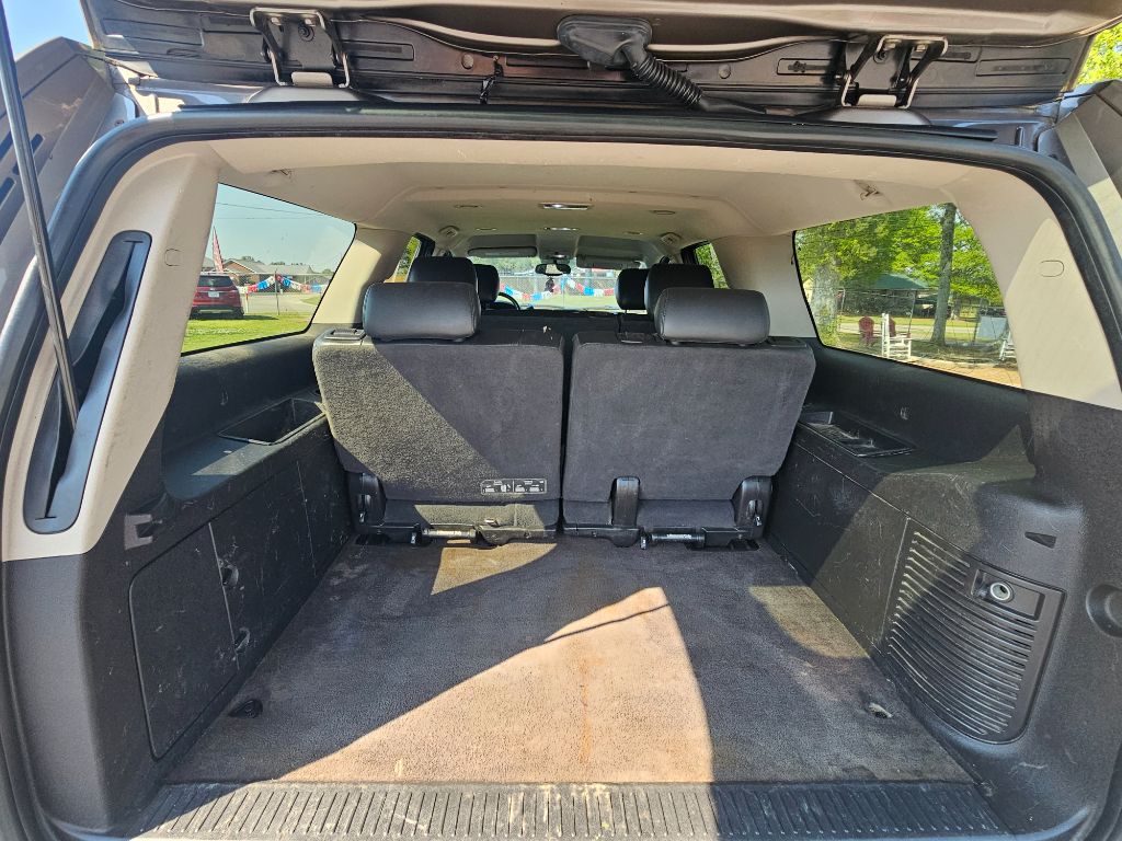 2012 Chevrolet Suburban - $6,995