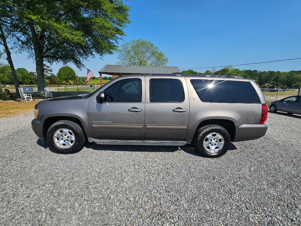 2012 Chevrolet Suburban - $6,995