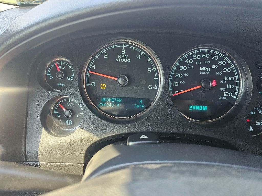 2012 Chevrolet Suburban - $6,995