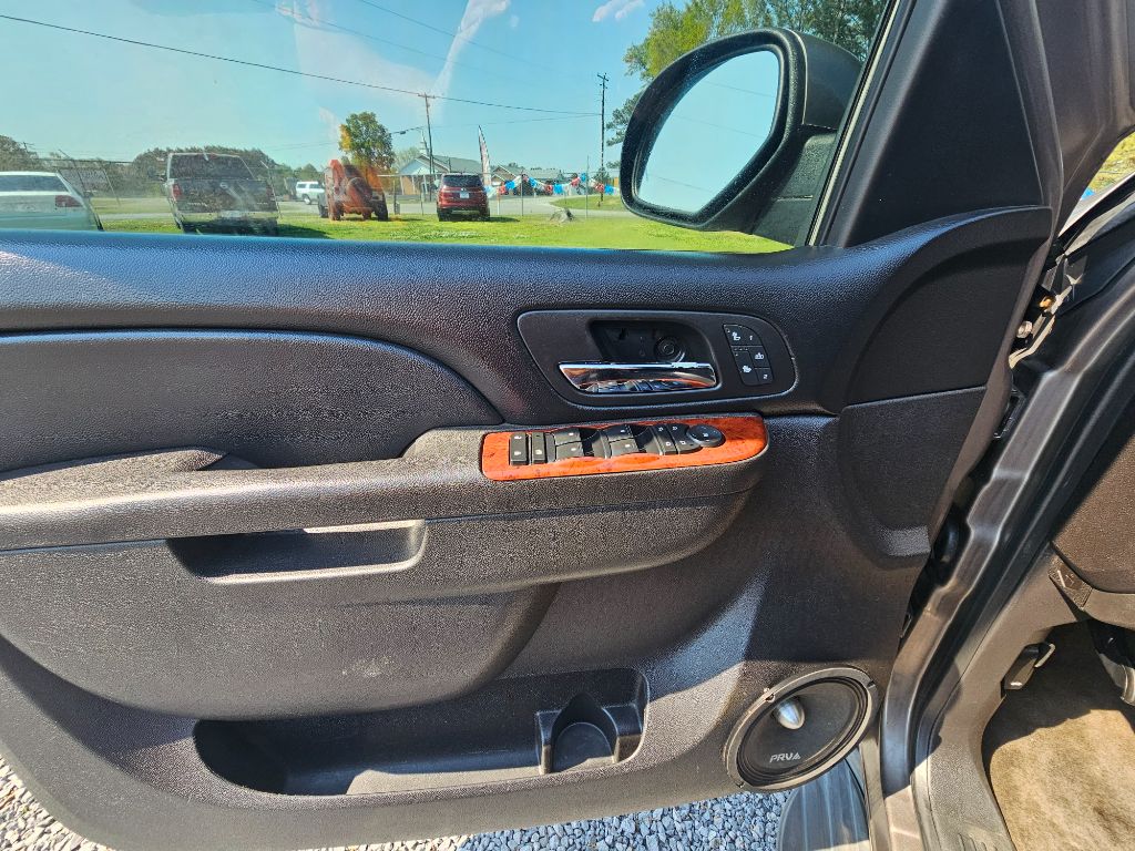 2012 Chevrolet Suburban - $6,995