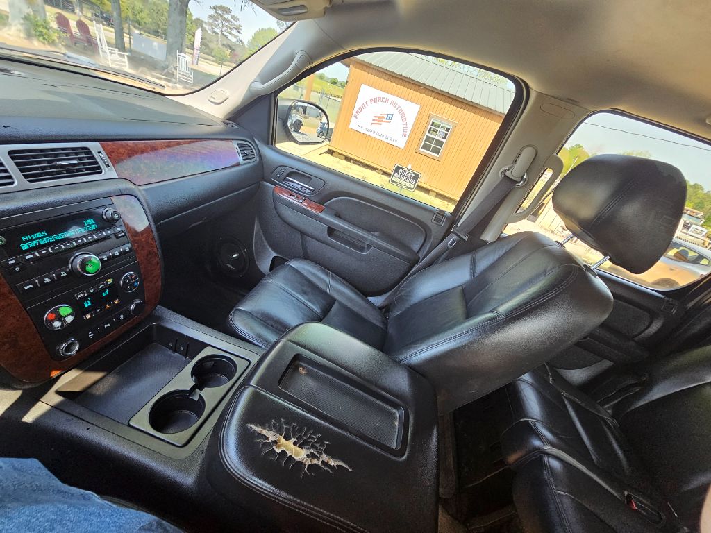 2012 Chevrolet Suburban - $6,995