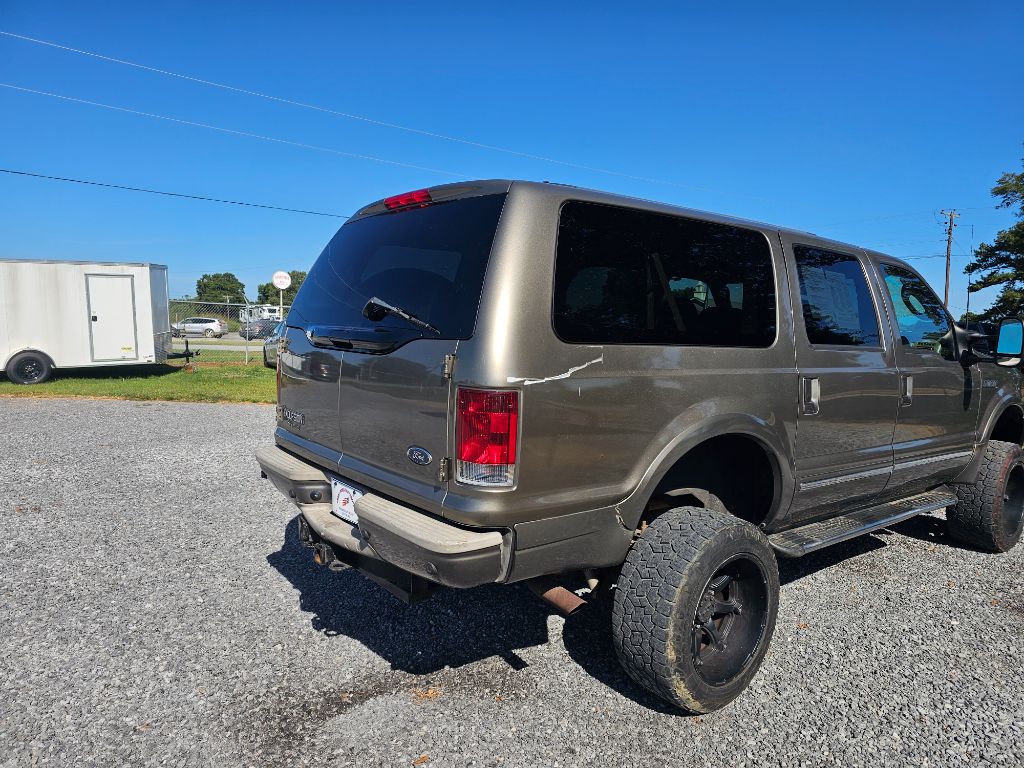 2003 Ford Excursion - $11,899