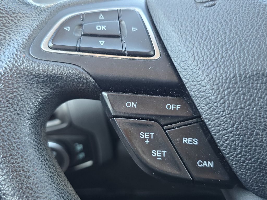 2015 Ford Focus SE photo