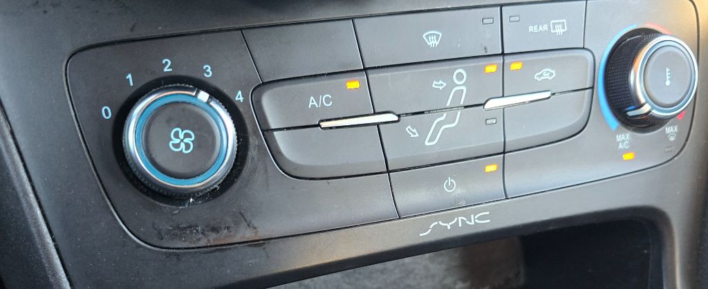 2015 Ford Focus SE photo