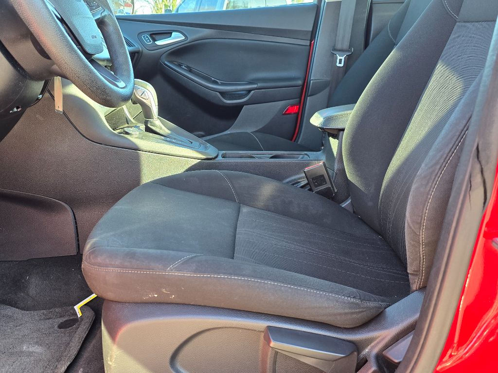 2015 Ford Focus SE photo