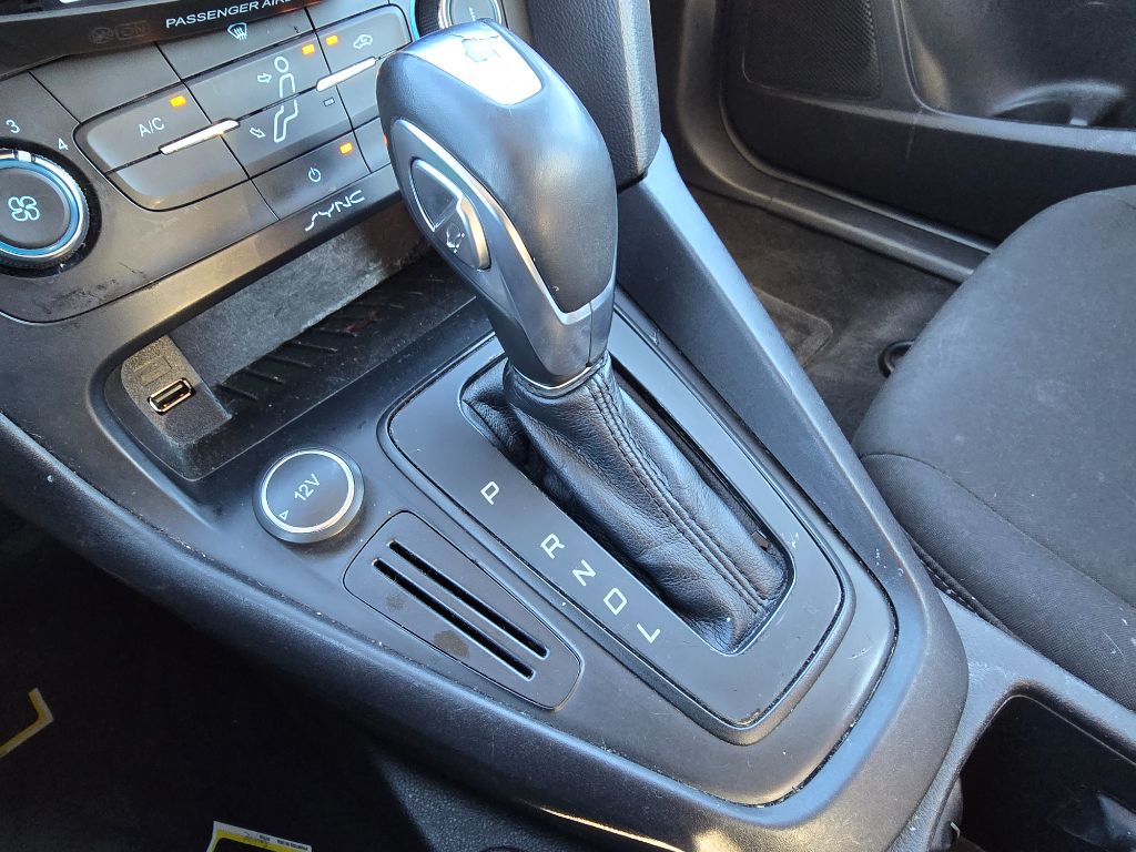 2015 Ford Focus SE photo
