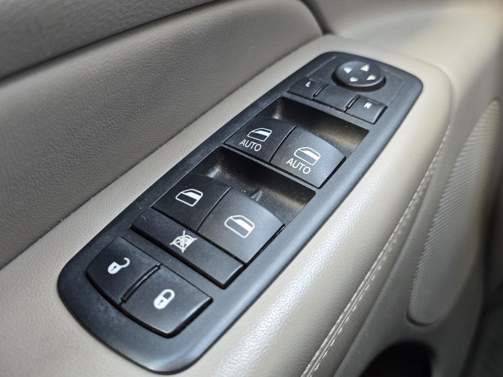 2012 Jeep Grand Cherokee Laredo X photo