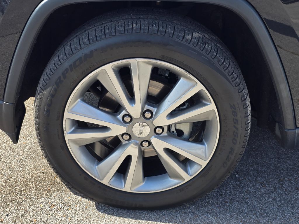 2012 Jeep Grand Cherokee Laredo X photo