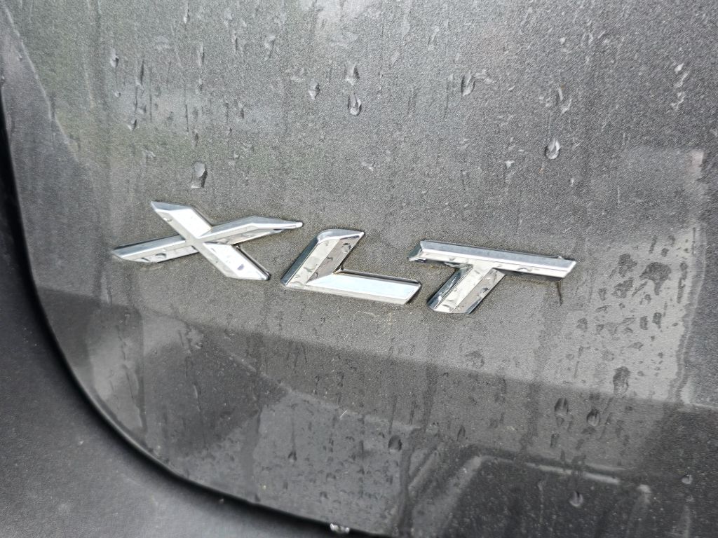 2020 Ford Explorer XLT photo