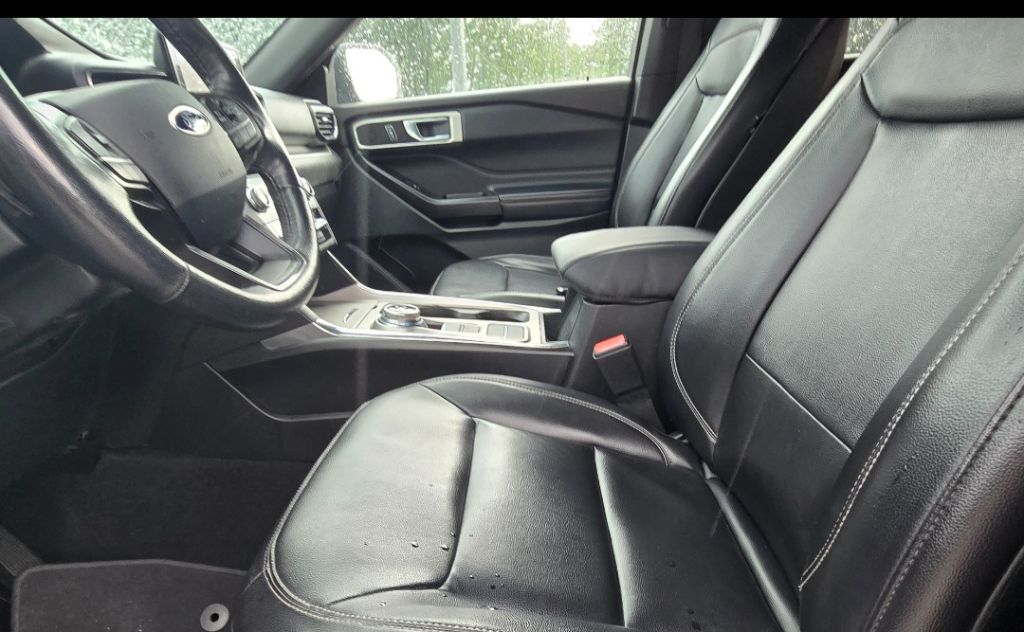 2020 Ford Explorer XLT photo