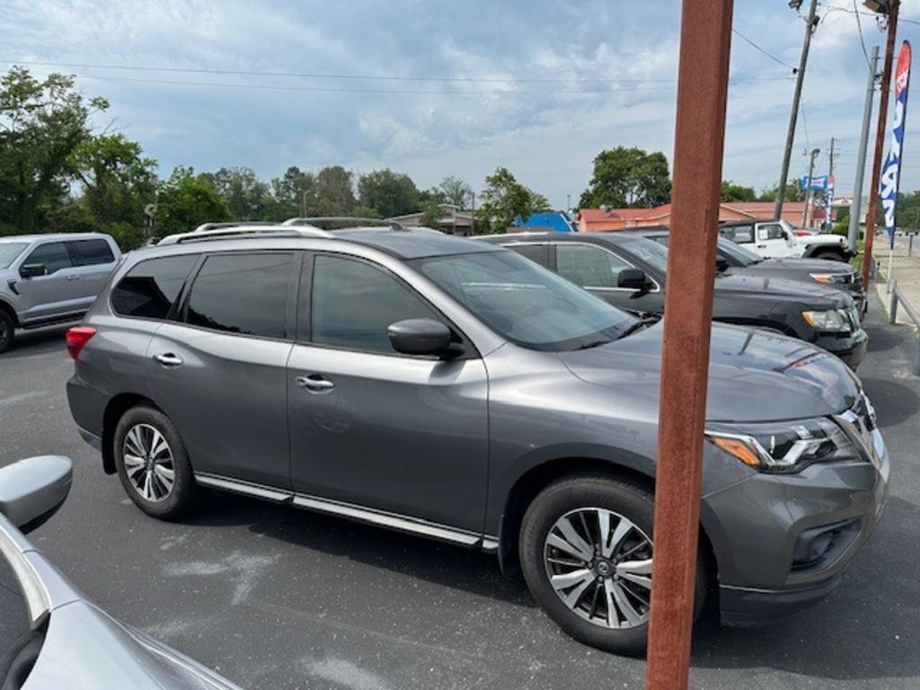 2017 Nissan Pathfinder S photo