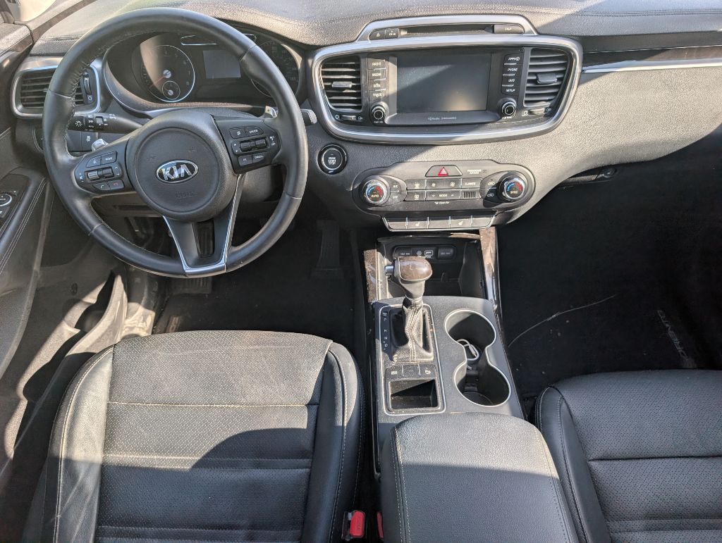 2017 Kia Sorento - $12,695