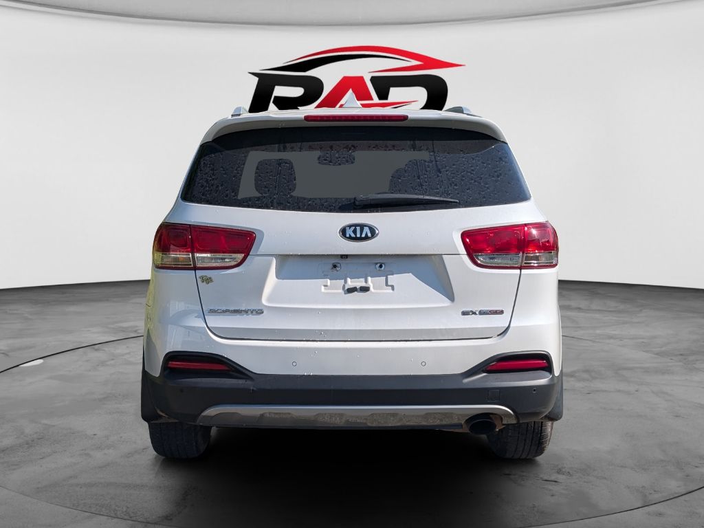 2017 Kia Sorento - $12,695