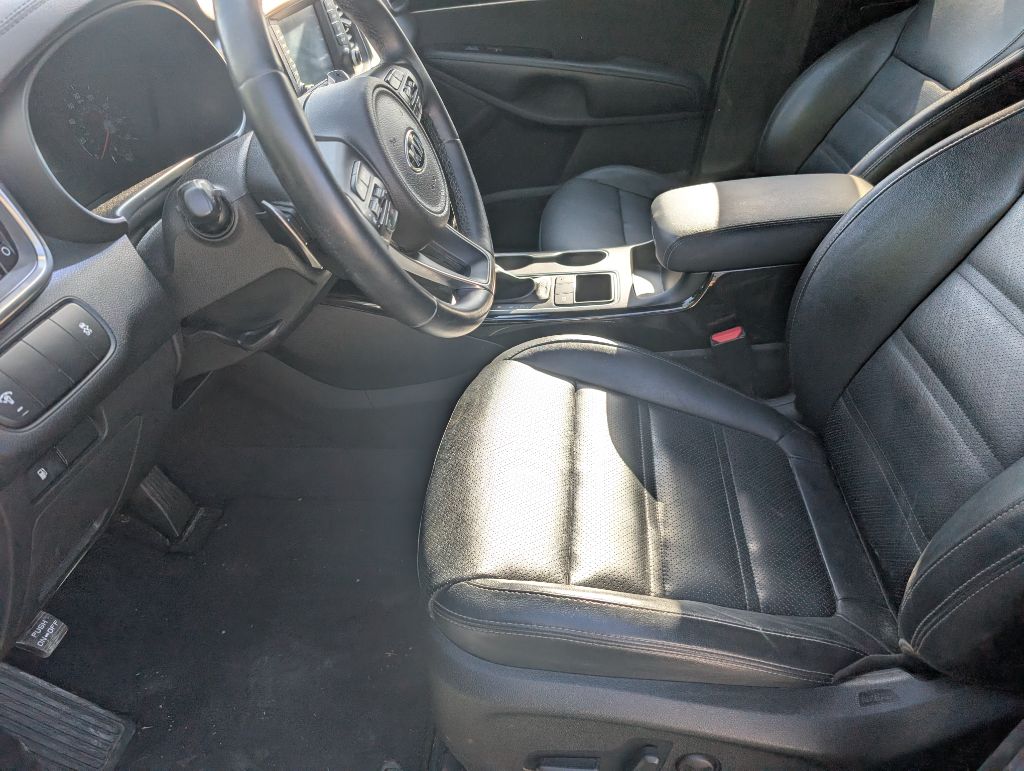 2017 Kia Sorento - $12,695