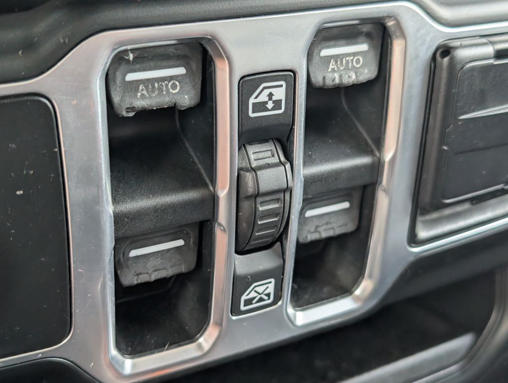 2018 Jeep Wrangler - $26,995