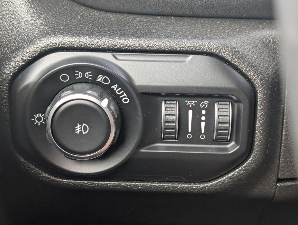 2018 Jeep Wrangler - $26,995