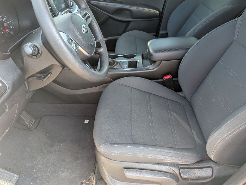 2019 Kia Sorento - $14,295