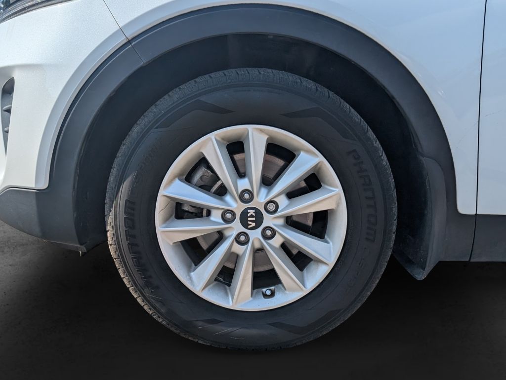 2019 Kia Sorento - $14,295