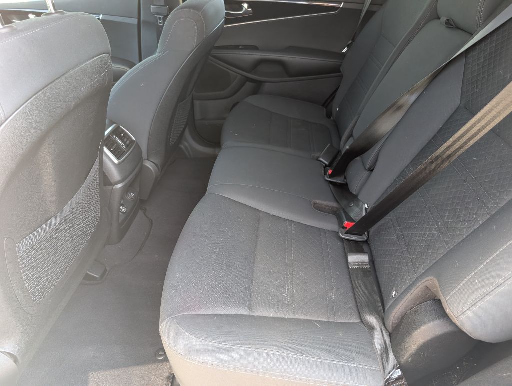 2019 Kia Sorento - $14,295