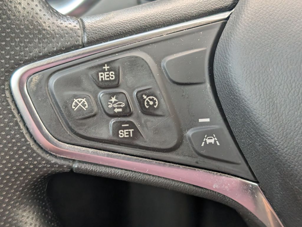 2023 Chevrolet Equinox - $17,995