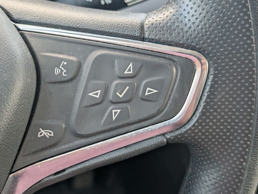 2023 Chevrolet Equinox - $17,995