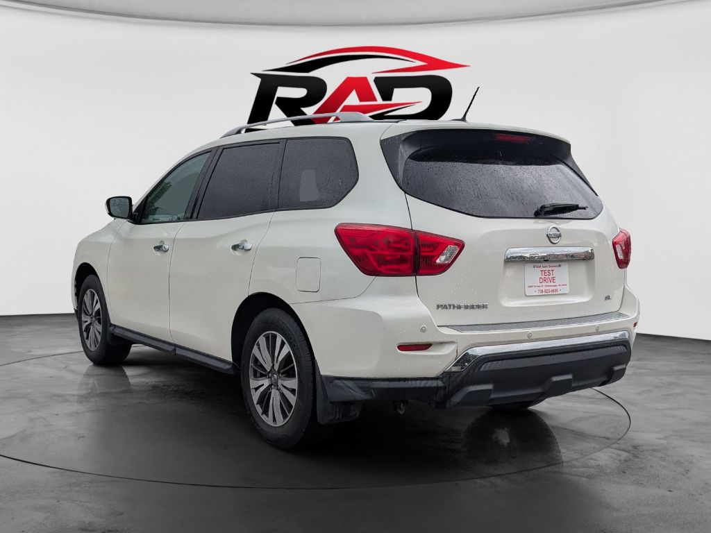 2017 Nissan Pathfinder - $12,995