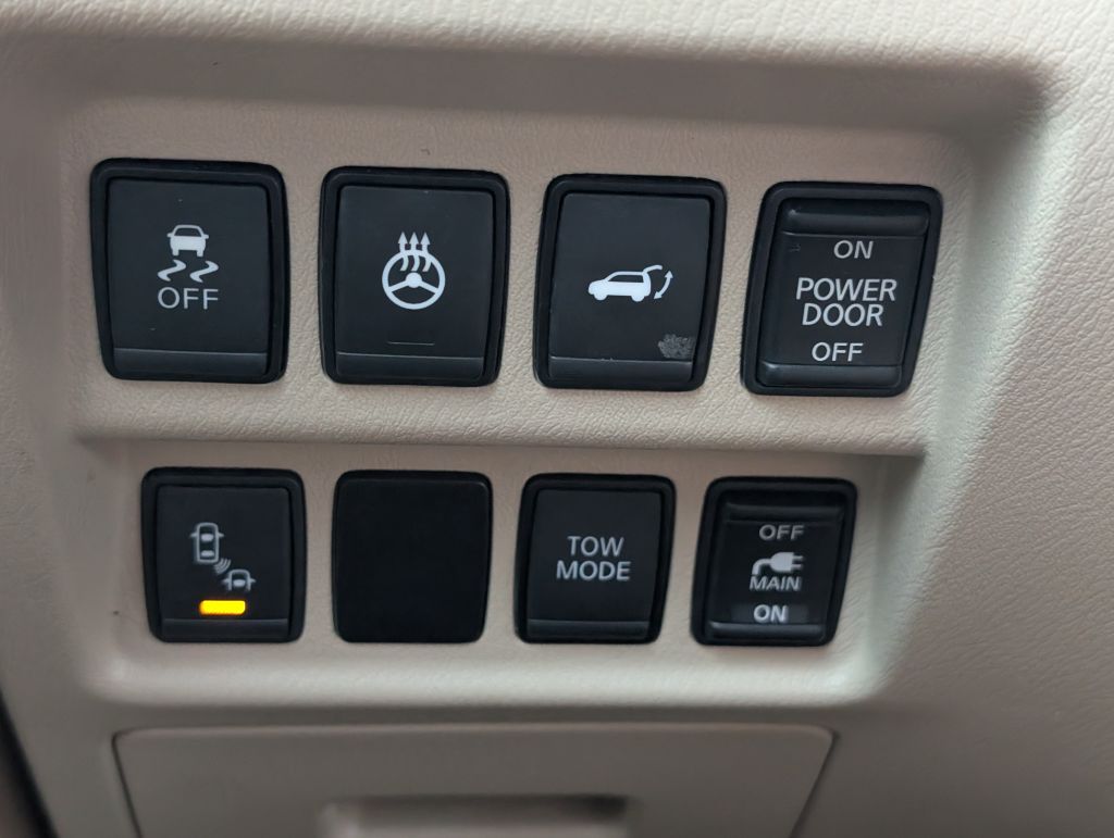 2017 Nissan Pathfinder - $12,995