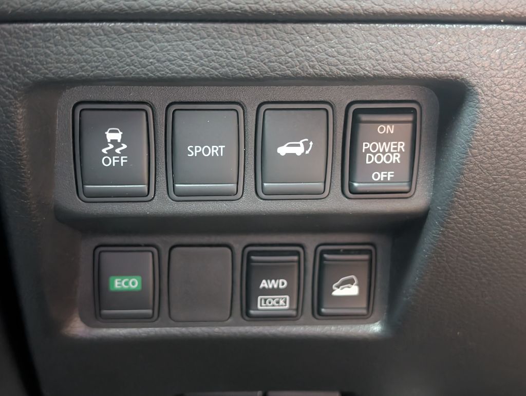 2016 Nissan Rogue - $12,995
