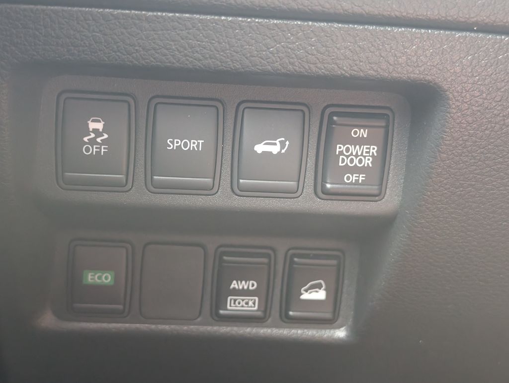 2016 Nissan Rogue - $12,995