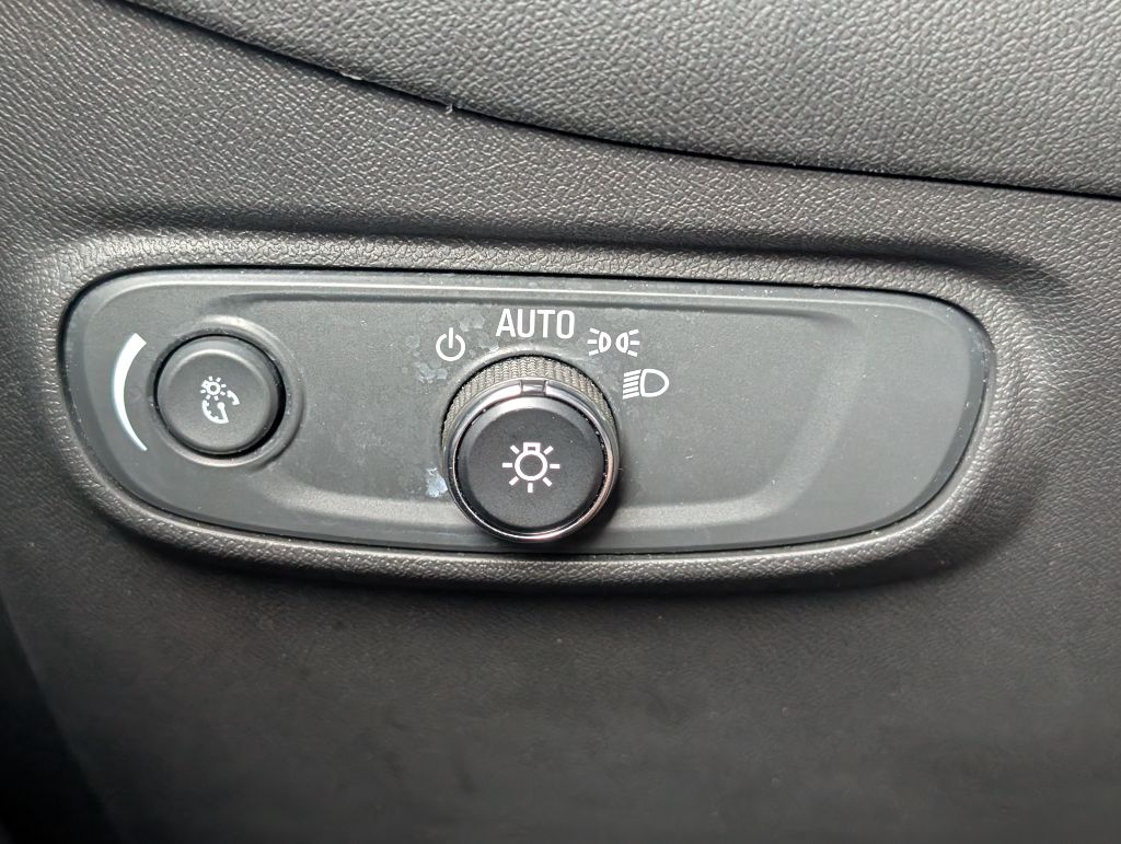 2022 Chevrolet Equinox - $17,495
