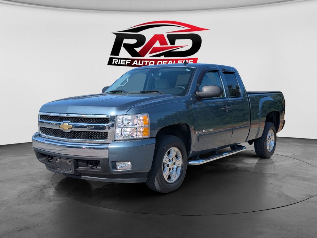 2007 Chevrolet Silverado - $15,995