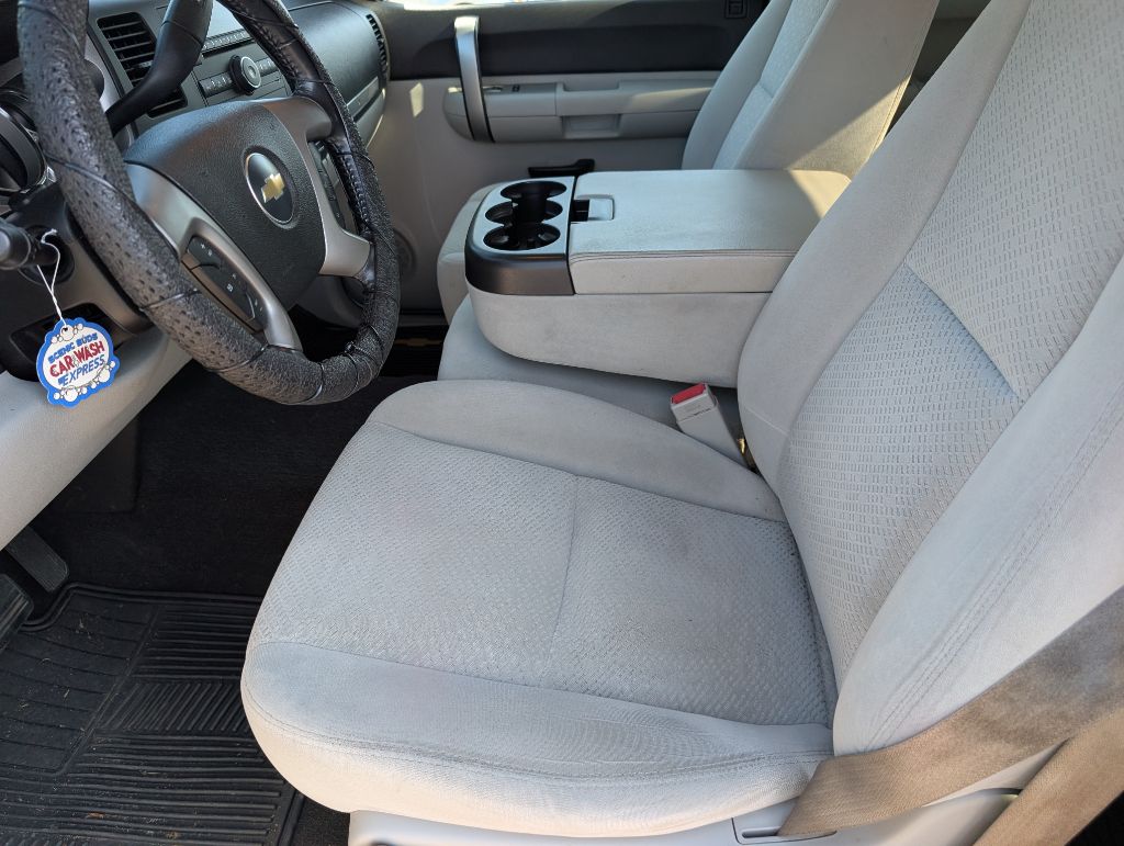 2007 Chevrolet Silverado - $15,995