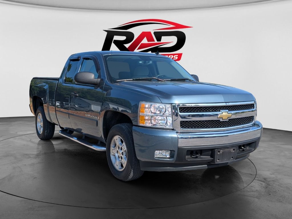 2007 Chevrolet Silverado - $15,995