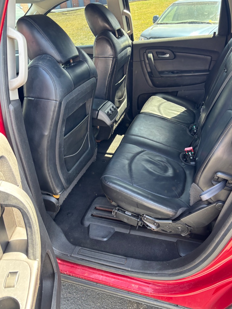 2012 Chevrolet Traverse LT photo