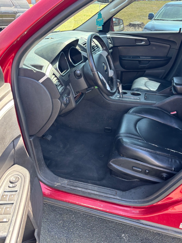 2012 Chevrolet Traverse LT photo