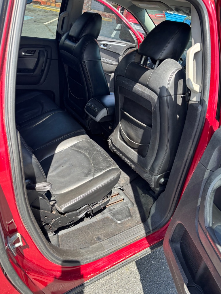 2012 Chevrolet Traverse LT photo