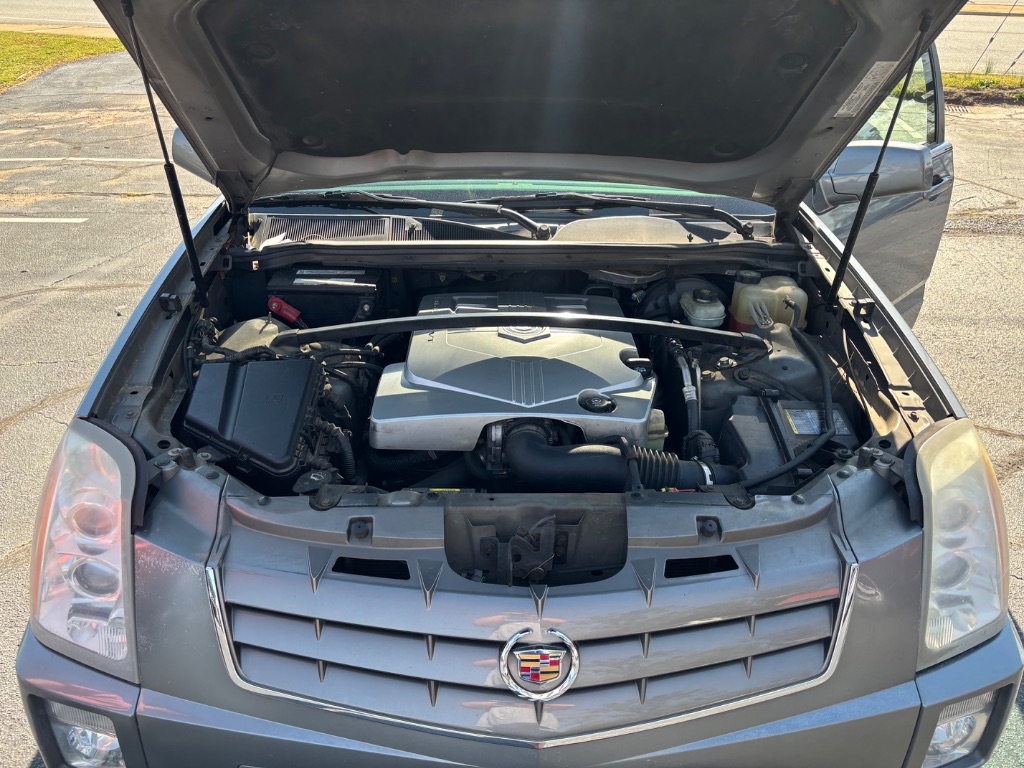 2005 Cadillac SRX photo