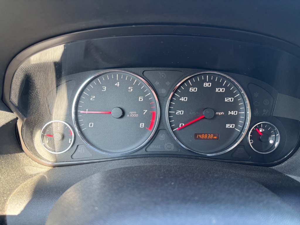 2005 Cadillac SRX photo