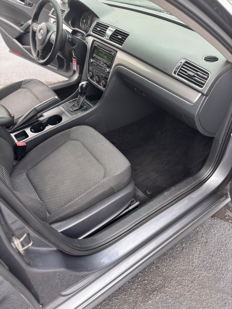 2014 Volkswagen Passat S PZEV photo