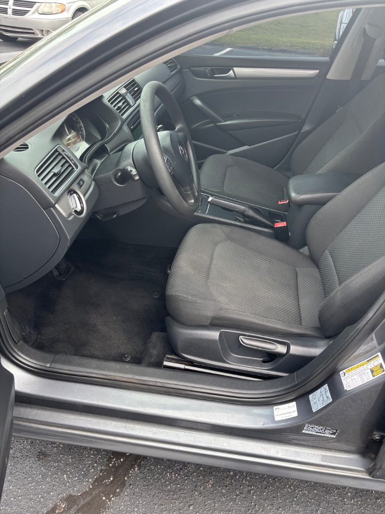 2014 Volkswagen Passat S PZEV photo