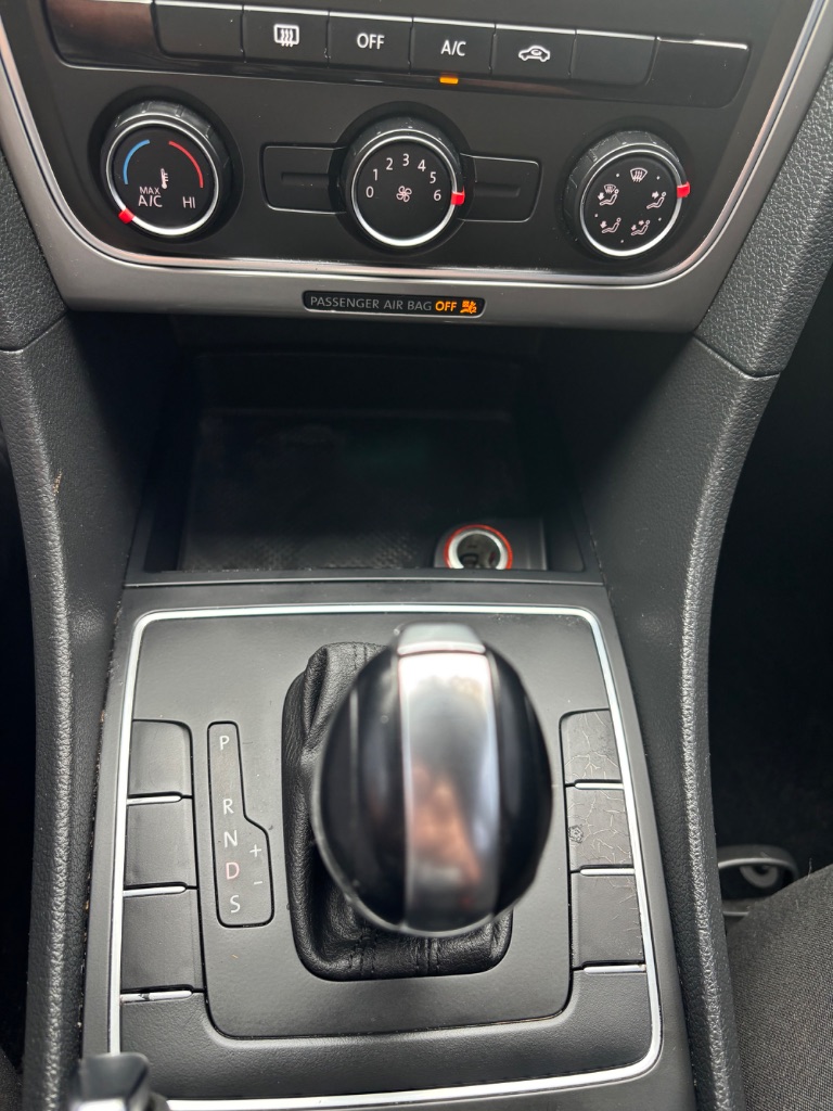 2014 Volkswagen Passat S PZEV photo
