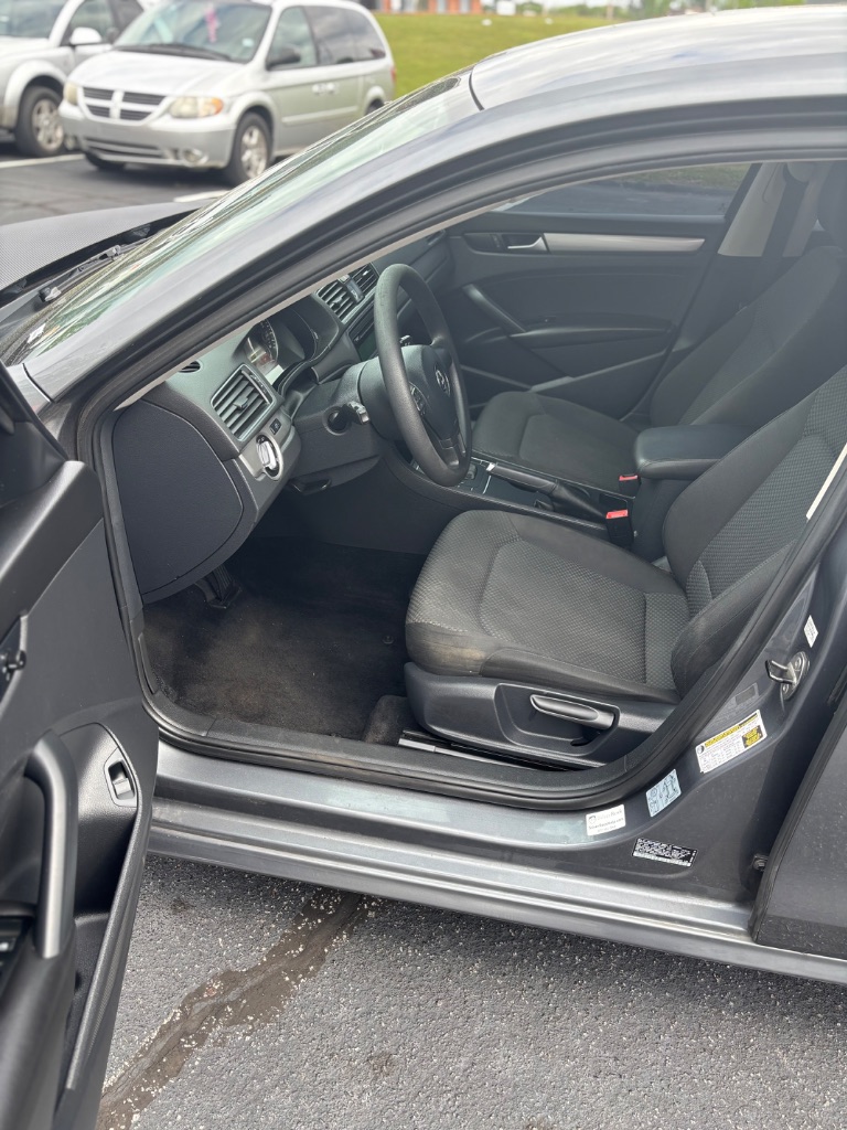 2014 Volkswagen Passat S PZEV photo
