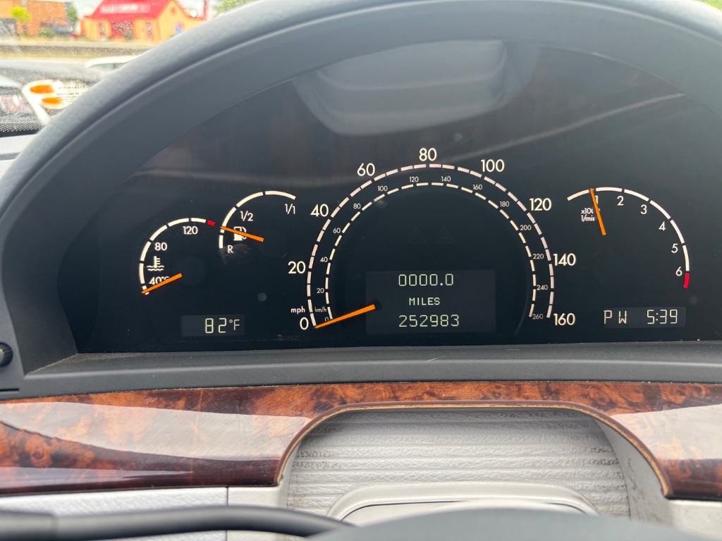 2001 Mercedes-Benz S-Class S500 photo