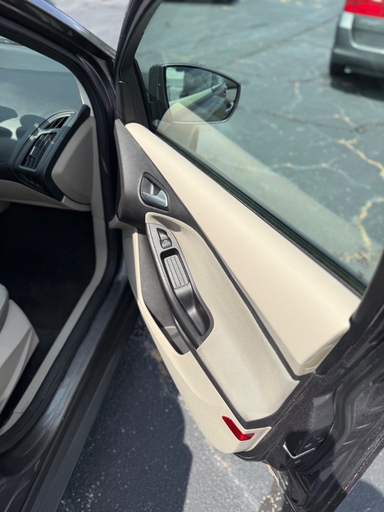2014 Ford Focus - $3,200