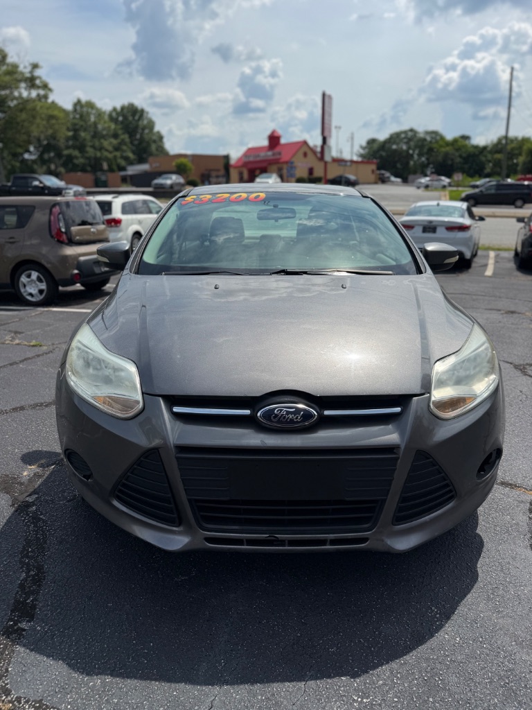 2014 Ford Focus - $3,200